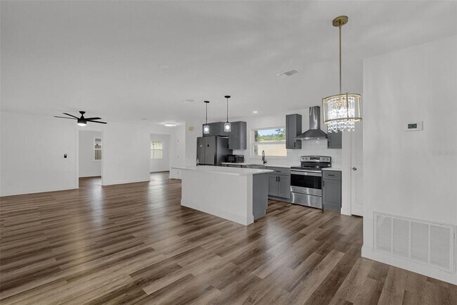 Building Photo - 2433 Benjamin Dr
