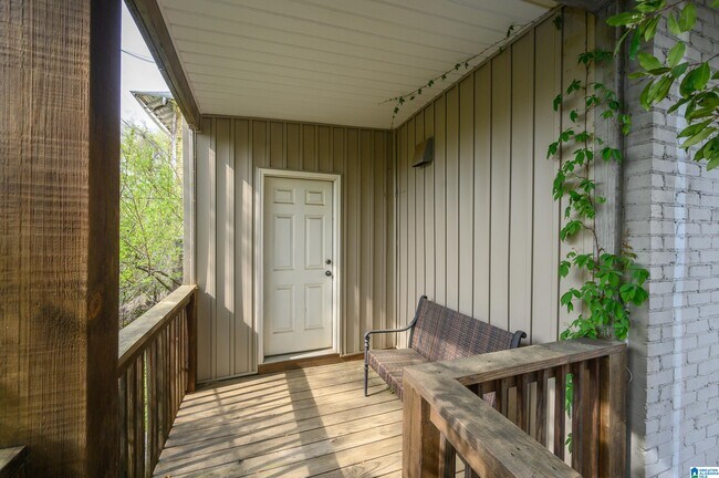 Building Photo - 2810 Rhodes Cir S