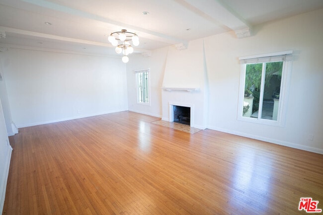 Building Photo - 1212 S La Jolla Ave