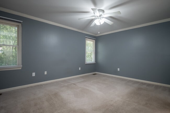 Building Photo - 119 Spring Lake Dr