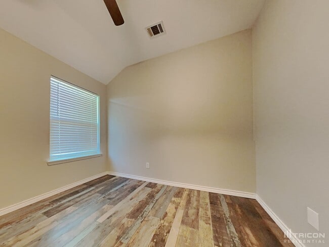Building Photo - 157 Spring Hollow Dr