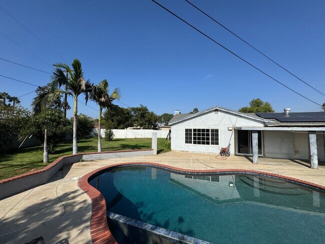 Building Photo - Beautiful 4Bd/2Ba Home w/Pool, Fully Fenced Large Backyard in Corona!