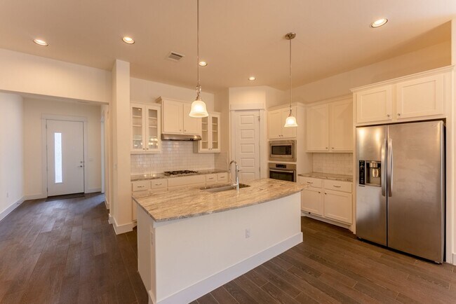 Building Photo - Spacious, Stylish, and Perfectly Located 3 Bedrooms, 2.5 Bathrooms in North Shields!!!