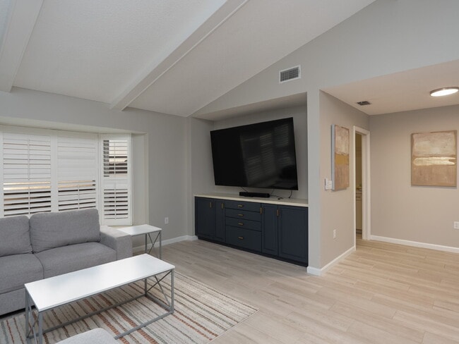 Building Photo - Turkey Furnished 3 Bed Pool Home in Venice