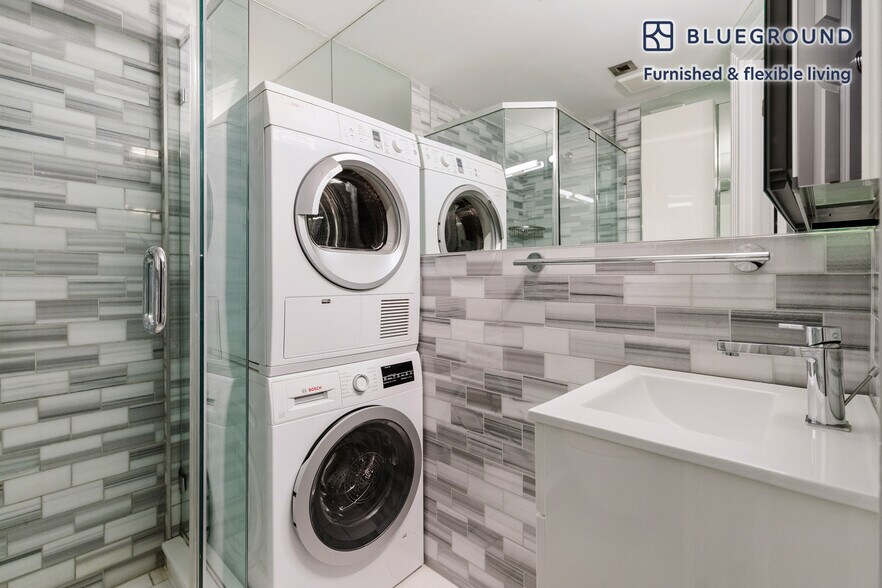 Building Photo - 221 Mott St