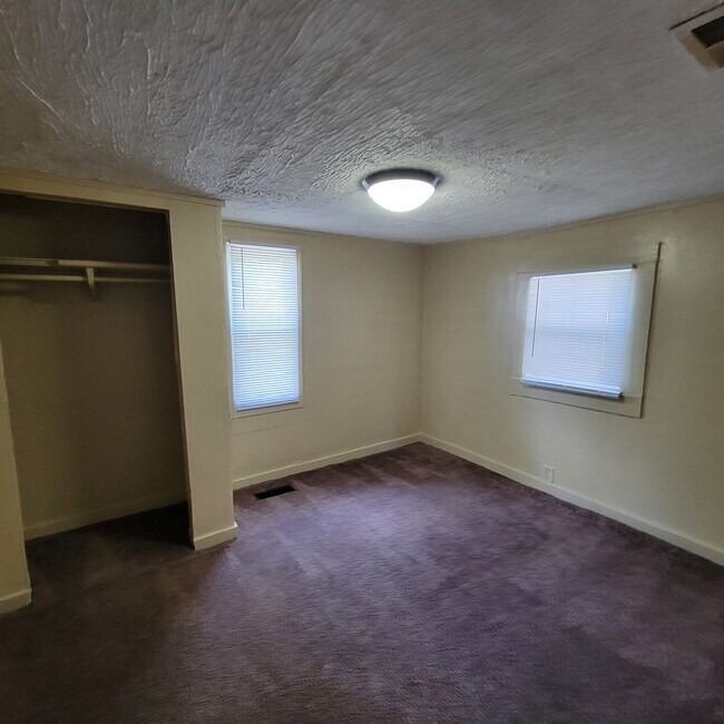 Building Photo - Near Southeast 3BR/2BA Home for Rent!
