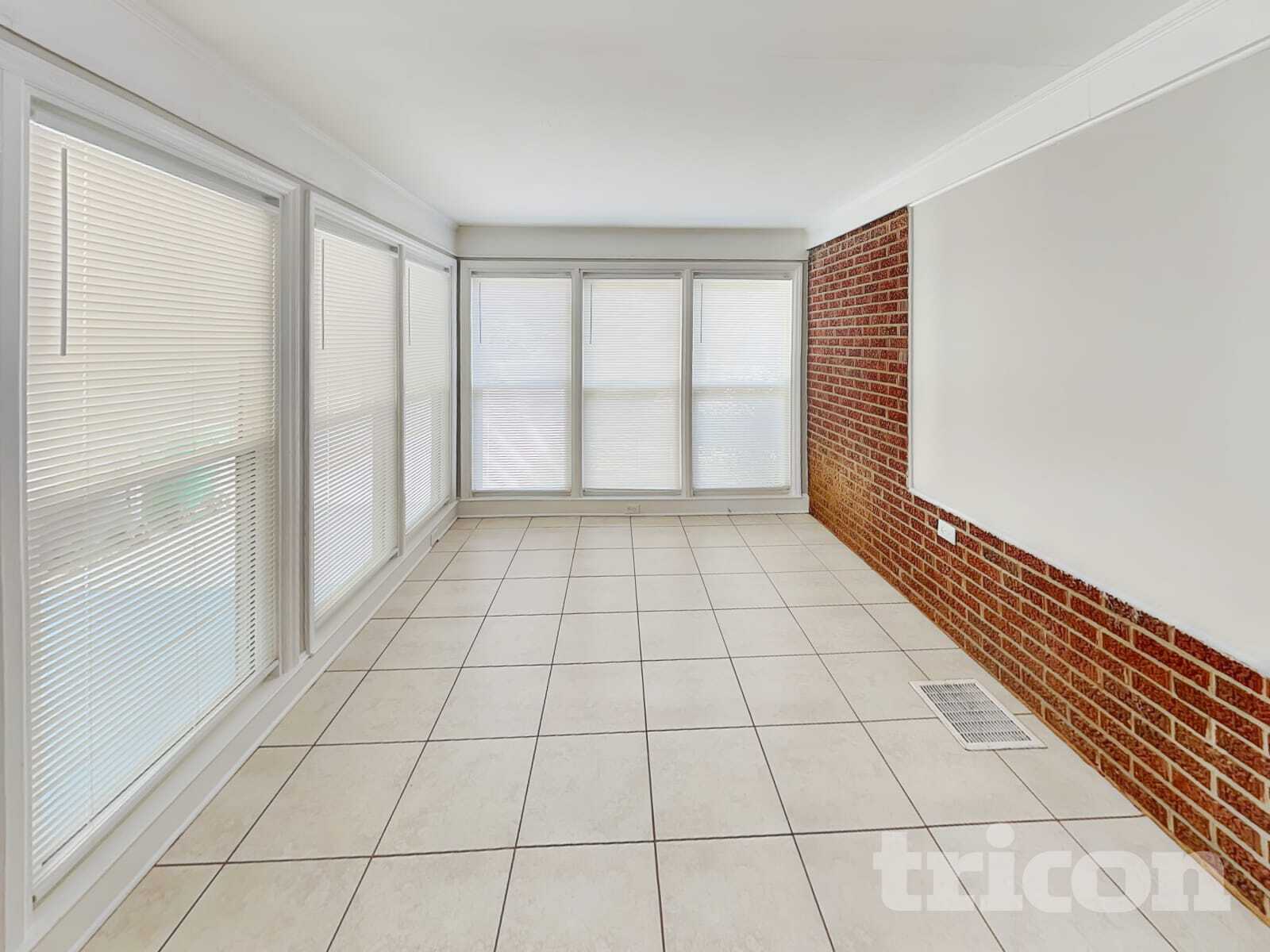 Building Photo - 1141 Dooley Dr