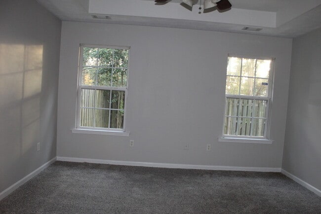 Building Photo - Columbia County Fort Grodon Attached home with Garage