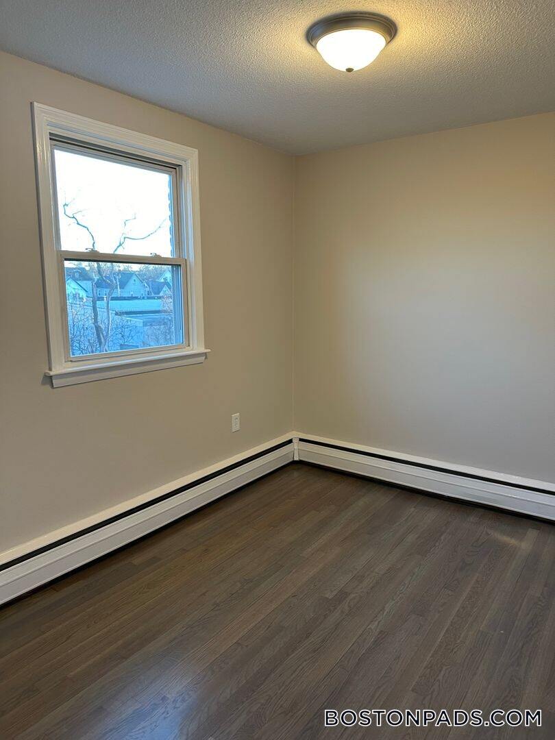 Building Photo - 18 Waugh St