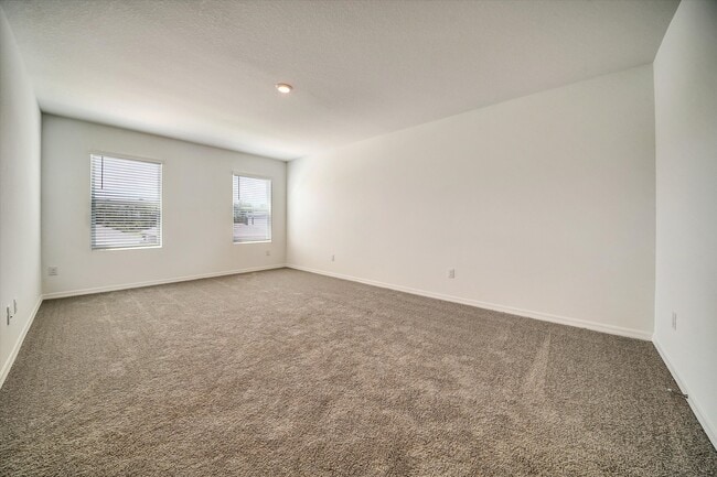 Building Photo - 10520 Farm Hl Ave