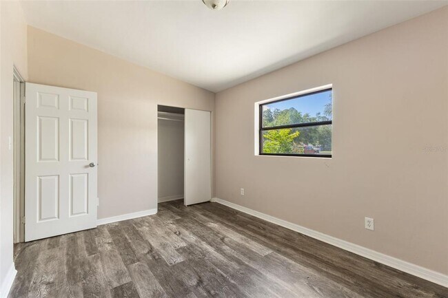 Building Photo - 212 Homewood Dr