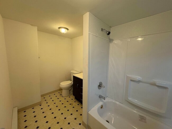 Building Photo - 2312 Arctic Ave