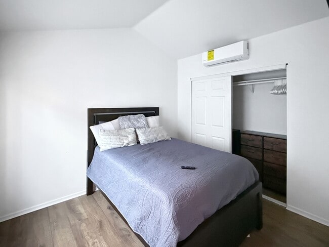 Building Photo - 1019 33rd St