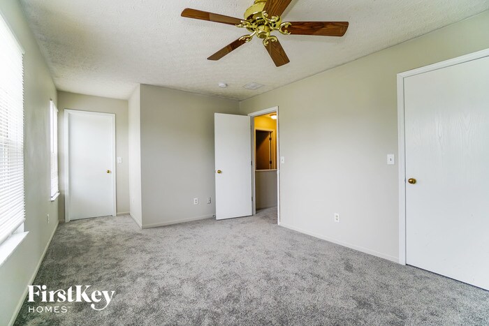 Building Photo - 5951 Ocala Ct