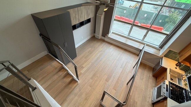 Building Photo - EPIC REA- Amazing SOMA Loft w/View - 1 BR/1.5 BA, Parking, Storage