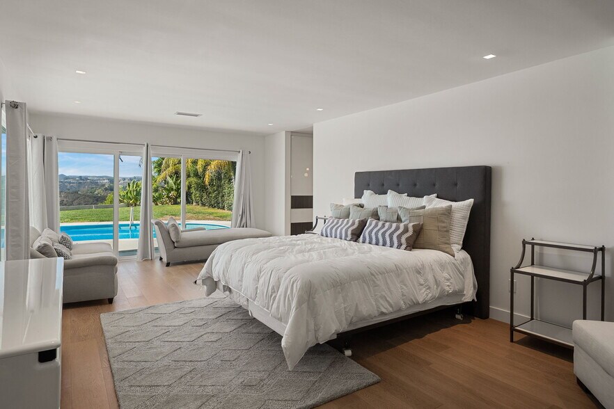 Building Photo - 1641 Tower Grove Dr