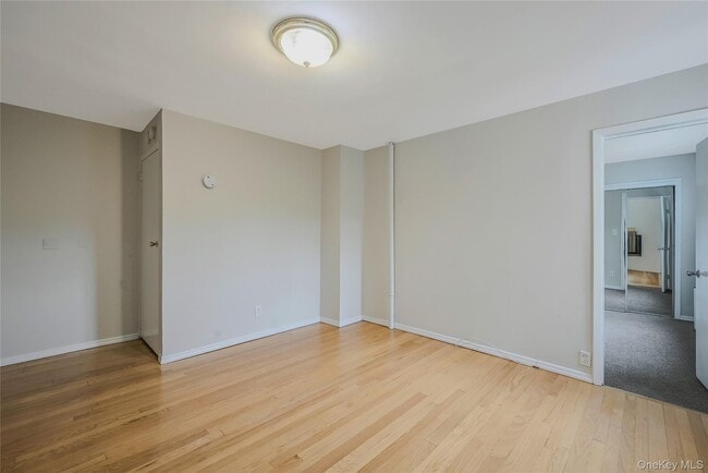 Building Photo - 148 S 4th St