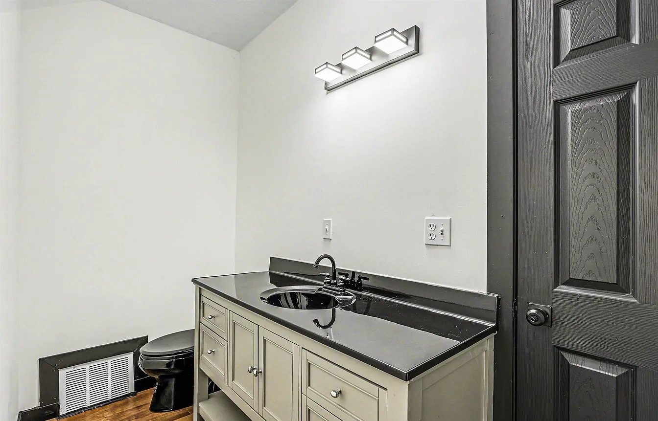Building Photo - 1341 N 45th St