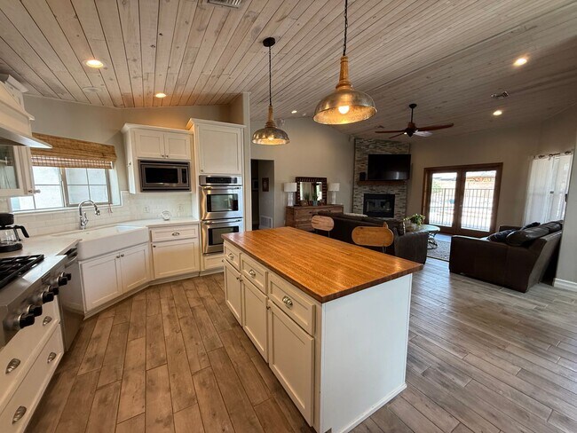Building Photo - Beautiful Desert Ridge Pool Home available NOW! Furnished & Unfurnished Options