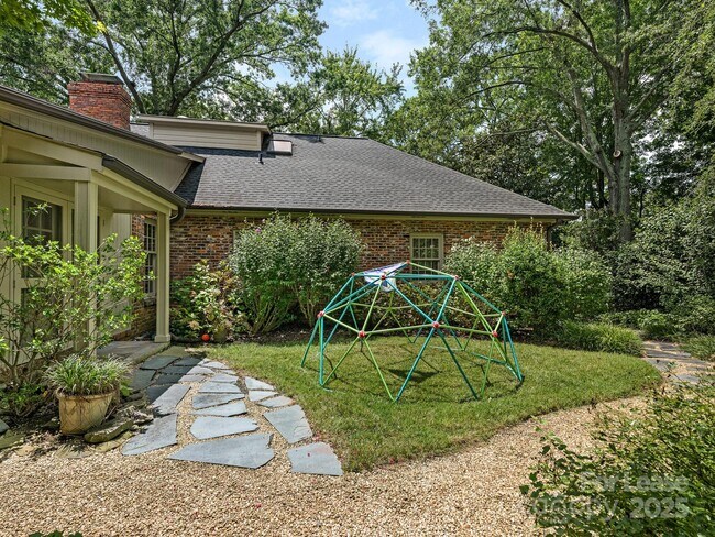 Building Photo - 3515 Foxcroft Rd