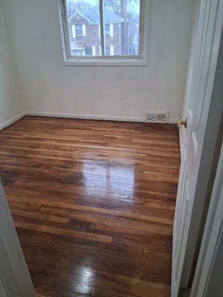 Building Photo - 16624 Tracey St