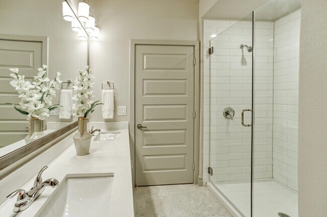 Building Photo - Where Elegance Meets Value – 1 Month Free!