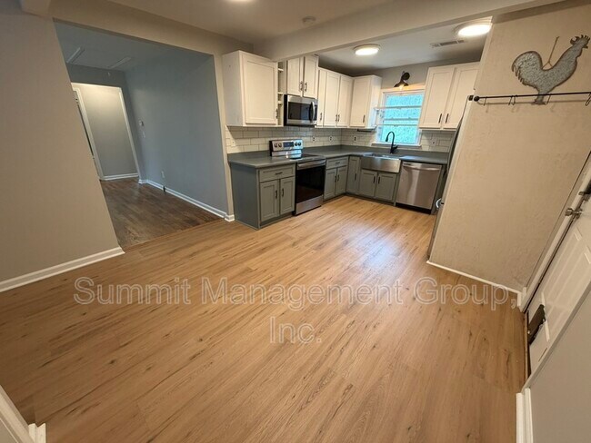 Building Photo - 1195 Fincher Rd