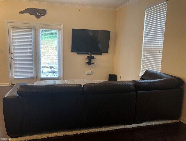 Building Photo - 3 br, 2.5 bath Townhome - 108 Bella Place
