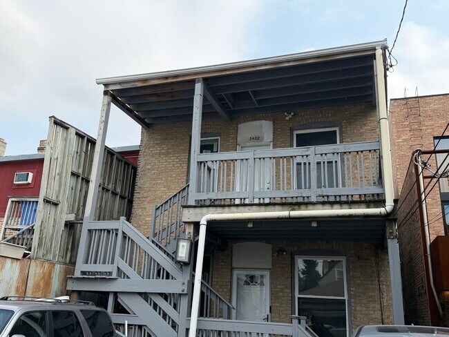 Building Photo - 3422 W Armitage Ave