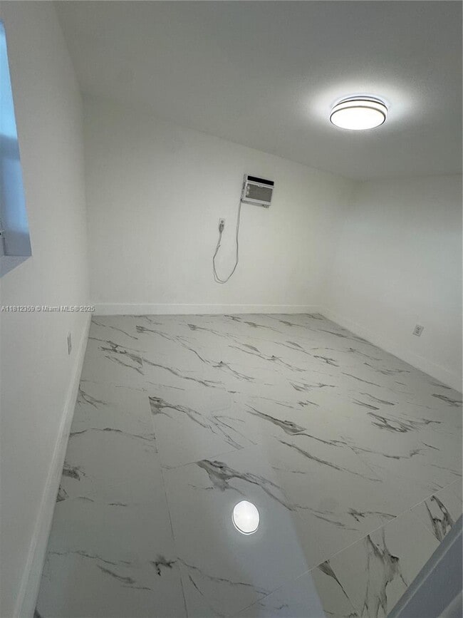 Building Photo - 2326 NW 59th St
