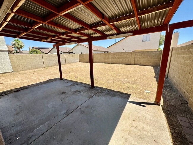 Building Photo - Two Story 3 Bedroom/2.5 Bath Home. Clean & Ready for Immediate Move-in!