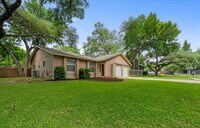 Building Photo - 9012 Texas Sun Dr