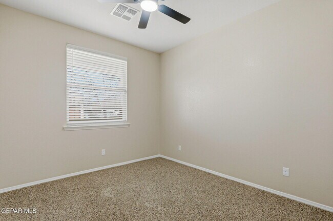 Building Photo - 14458 Vincent Kalel