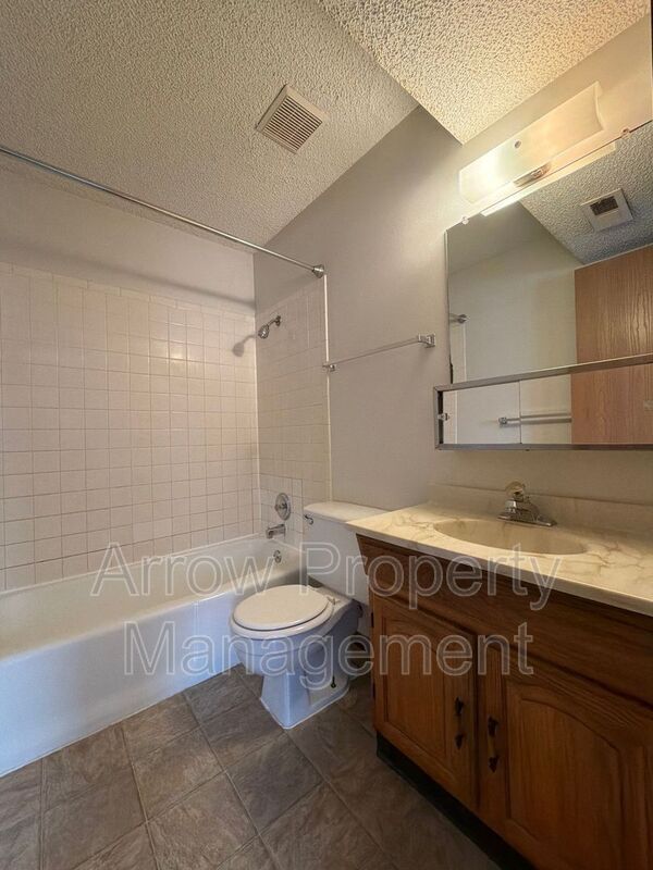 Building Photo - 1421 D St