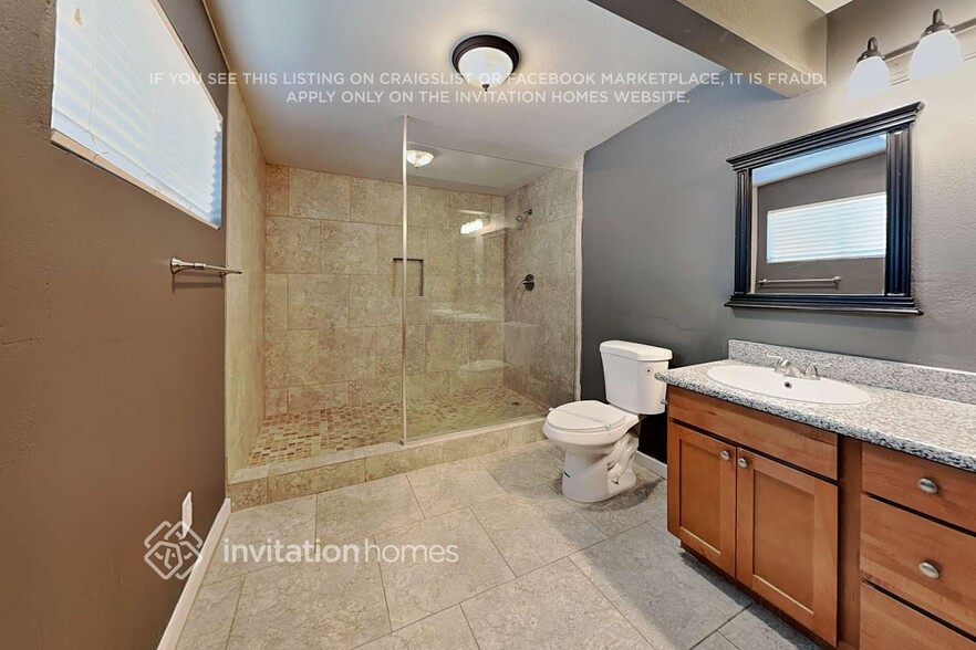 Building Photo - 3502 E Blanche Dr