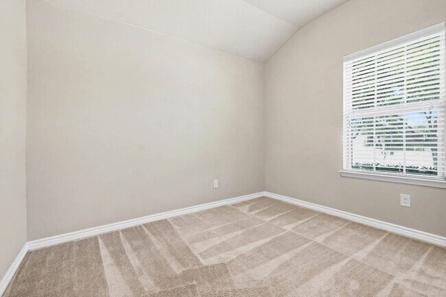 Building Photo - 1412 Villa Paloma Blvd