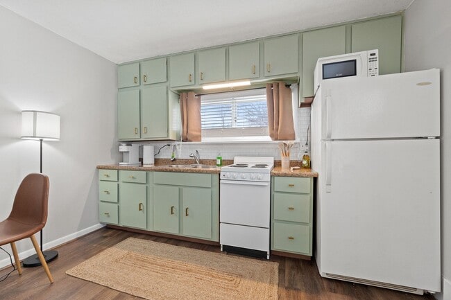 Building Photo - Studio coming available soon!