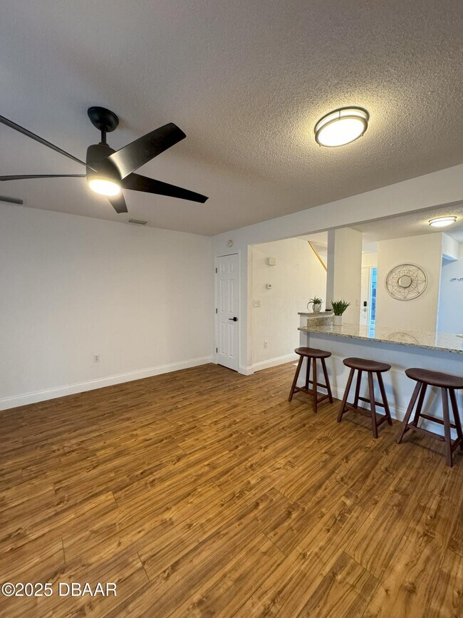 Building Photo - 175 Yorktowne Dr