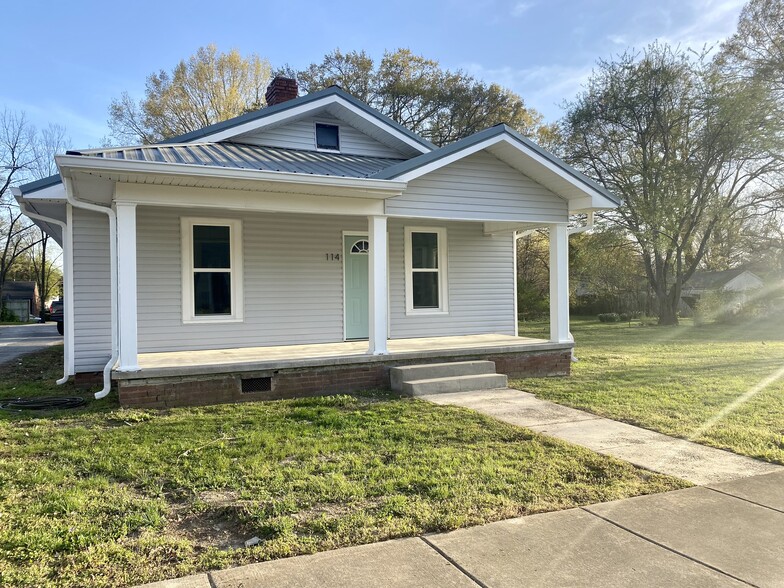 Building Photo - 114 Roland Ave