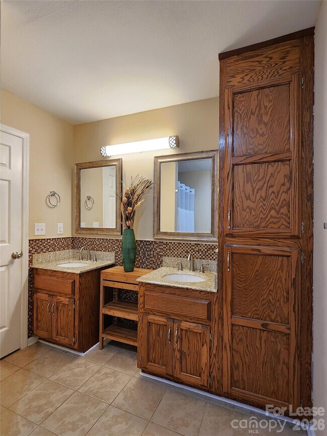 Building Photo - 417 Wintergreen Ct