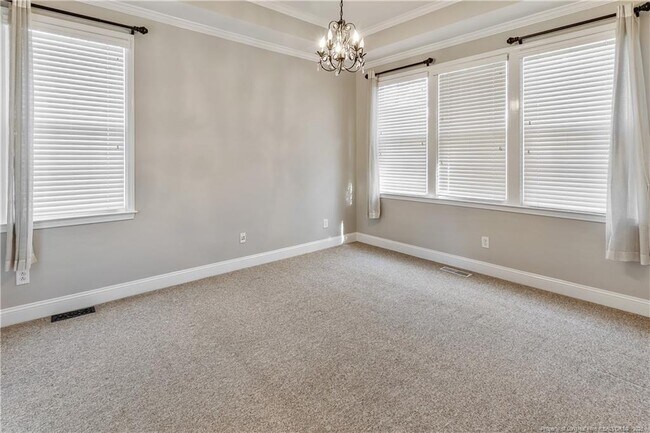 Building Photo - 136 Cottswold Ln