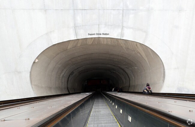 Building Photo - The Traymore