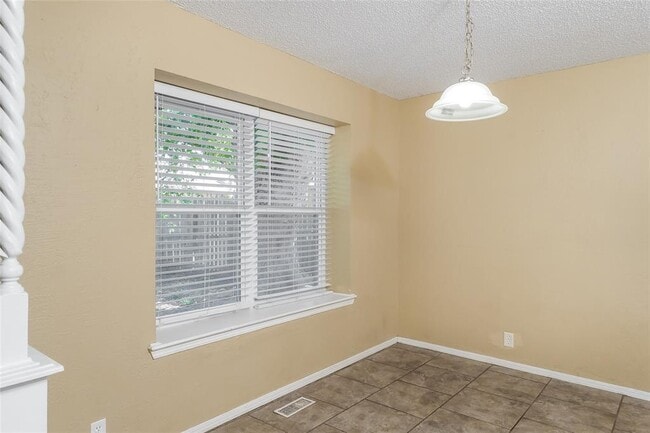 Building Photo - 6807 Cricket Canyon Rd