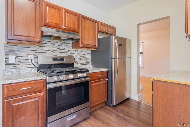 Building Photo - 325 S Midler Ave