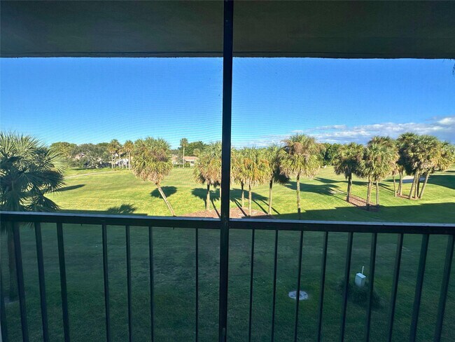 Building Photo - 2420 Deer Creek Country Club Blvd