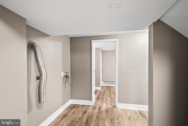 Building Photo - 2412 18th St SE