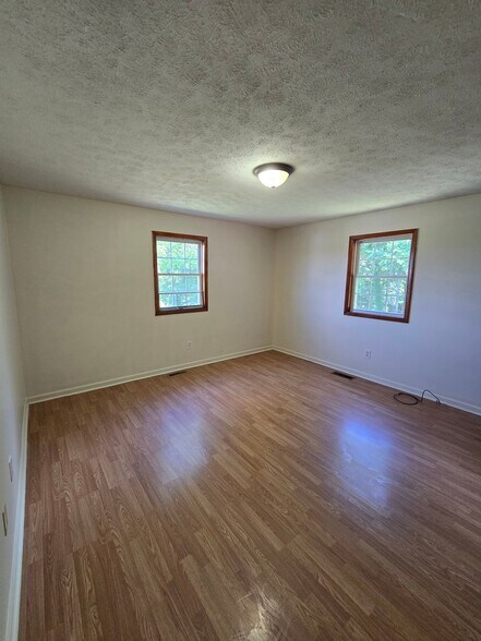 Building Photo - 304 Reservoir St