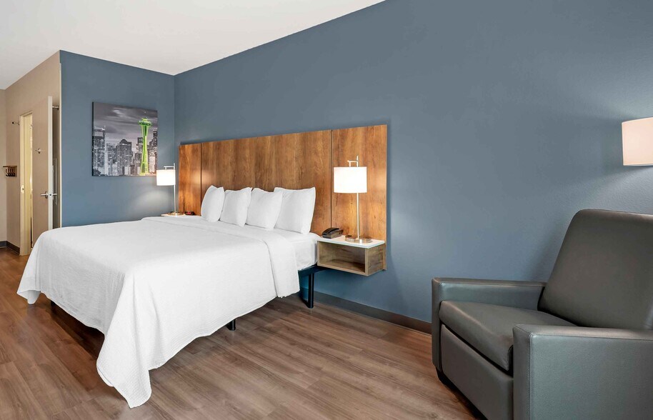 Building Photo - Furnished Studio-Temple