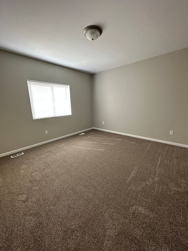 Building Photo - 2554-2550 Granite Dr NW