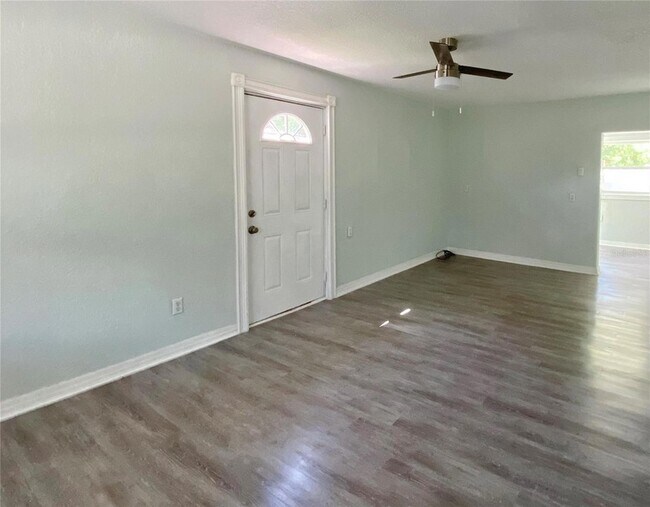 Building Photo - 1503 N County Rd 19A